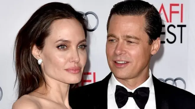 У Джоли и Питта шестеро общих детей, трое из которых - приемные