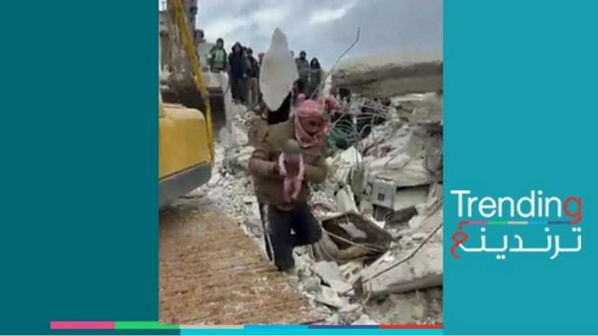 زلزال تركيا وسوريا..فيديو لإنقاذ طفلة رضيعة ووفاة أمها تحت أنقاض الزلزال في سوريا