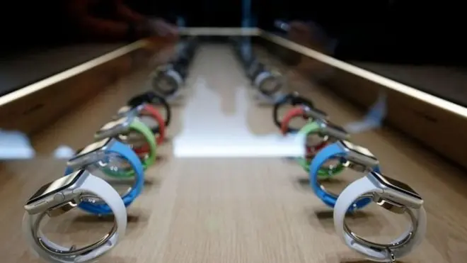 شحنات أبل للساعات الذكية انخفضت بنسبة 72 في المئة تقريبا، بحسب التقرير