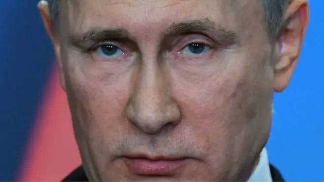 Президент России Владимир Путин испытывает Запад на прочность, считает Майкл Феллон