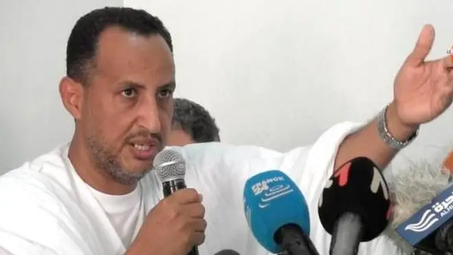 Il a mené la fronde contre la suppression du Sénat dont le principe a été adopté par référendum le 5 août.