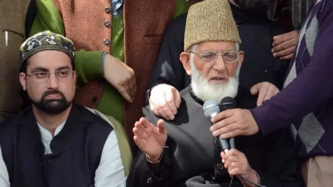 حریت کے اعلی رہنما سید علی شاہ گیلانی علیل ہیں جبکہ میر واعظ سخت پابندیوں میں رہ رہے ہیں