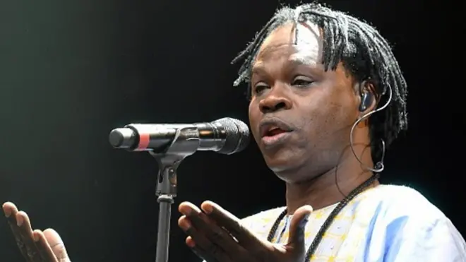 Baaba Maal, la légende sénégalaise de la musique participe, avec d'autres personnalités de la musique, a un concert célébrant la planète