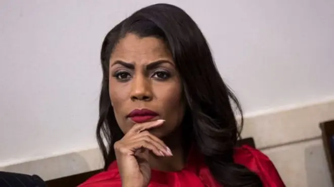 Омароса Мінголт стверджує, що їй пропонували щомісяця платити 15 тисяч доларів за мовчання