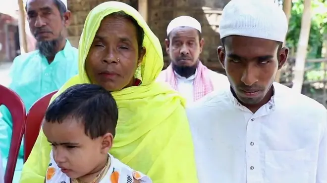 असम के नौगांव ज़िले में एक ऐसा परिवार है जिसे दुनिया का सबसे बड़ा नेत्रहीन परिवार कहा जा सकता है.