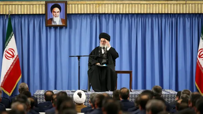 خطاب خامنئي، وهو الأول منذ تولي ترامب منصبه رسميا، جاء قبل ذكرى الثورة بأيام.