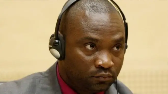 කටන්ගා කොංගෝවේ සිරමැදිරියේ සිට නඩු විභාගයට සහභාගී වෙමින්