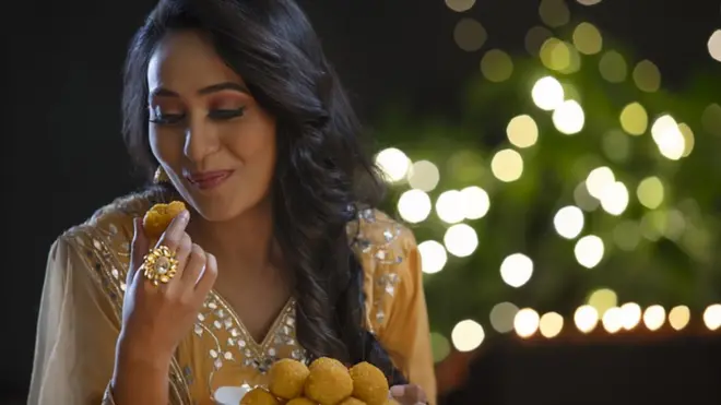 মিষ্টি খাওয়া