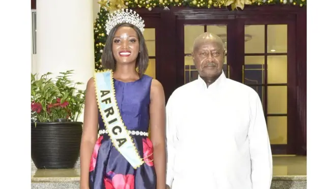 Madaxwenye Museveni iyo Miss Abenakyo, gabadha ku guulaysatay tartanka quruxda Afrika.