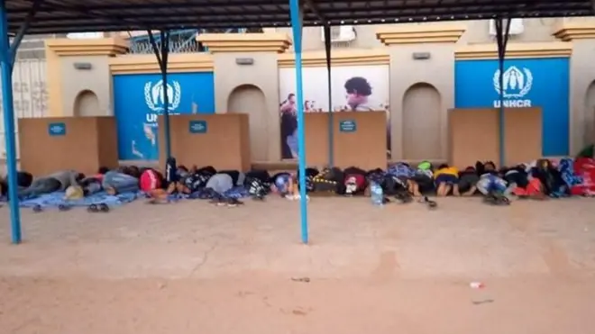 ኣብ ኒጀር ዝርከቡ ኤርትራውያን ስደተኛኣተት ንራብዓይ መዓልቶም ሰለማዊ ሰልፊ የካይዱ ኣለዉ