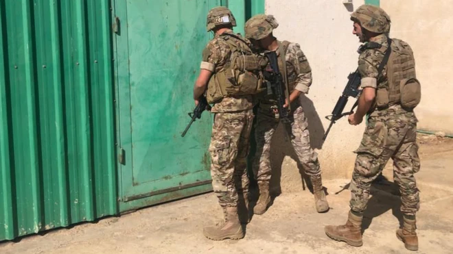 الجيش اللبناني يداهم مستودعات في منطقة رياق ويصادر 400 طن من مادة المازوت