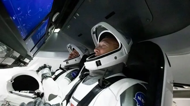 Pis hava şəraiti SpaceX-i Nasa astronavtları Doug Hurley və Bob Behnken Beynəlxalq Kosmik Stansiyasına (ISS) göndərilməsini dayandırmağa məcbur edib.