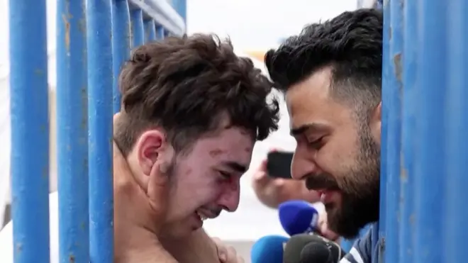 preživeli sa prevrnutog broda u Grčkoj se ponovo sreo sa bratom