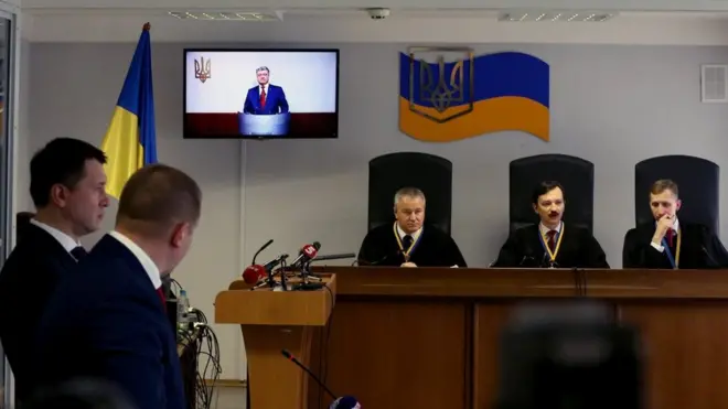 Президент України Петро Порошенко в якості свідка через систему відеоконференцзв'язку 21 лютого 2018 р.