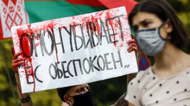 Многие живущие в ЕС белорусы требуют от союза решительных мер. На фото - демонстрация у посольства Белоруссии в Берлине