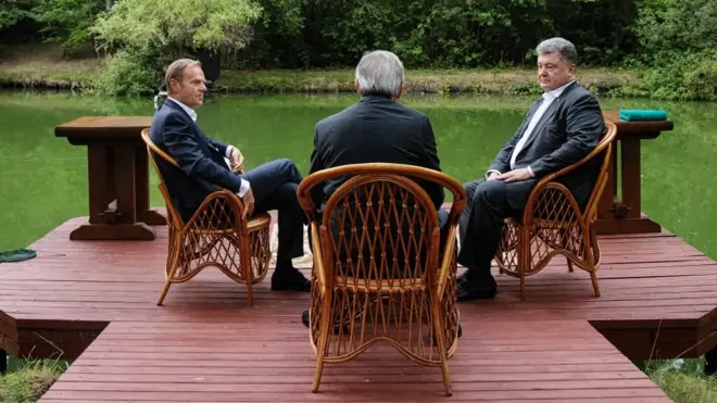 Президент Украины Петр Порошенко, президент Європейської Ради Дональд Туск та президент Європейської Комісії Жан-Клод Юнкер