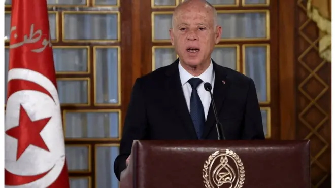 أثار الدستور الجديد جدلا في أوساط النشطاء