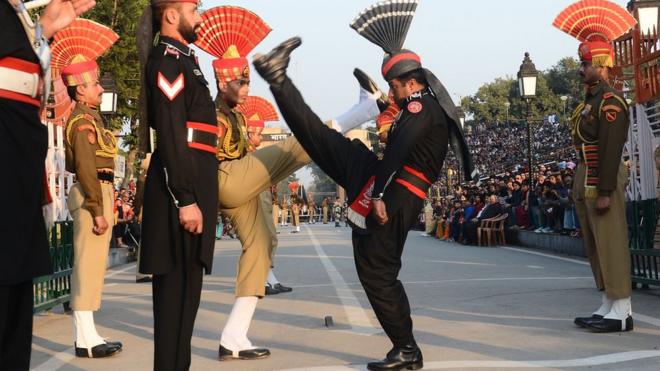 印巴两国边境军人换岗仪式