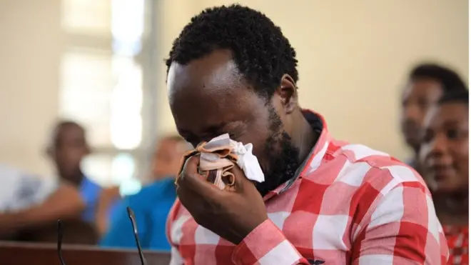 Mwandishi wa habari Erick Kabendera aliyeko rumande anyimwa ruhusa ya kwenda kumuaga au kumzika mama yake.