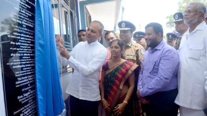 පොලිසිය: 'දෙමළ භාෂාවෙන් සන්නද්ධ වූවන්ට විශේෂ අවධානයක්'