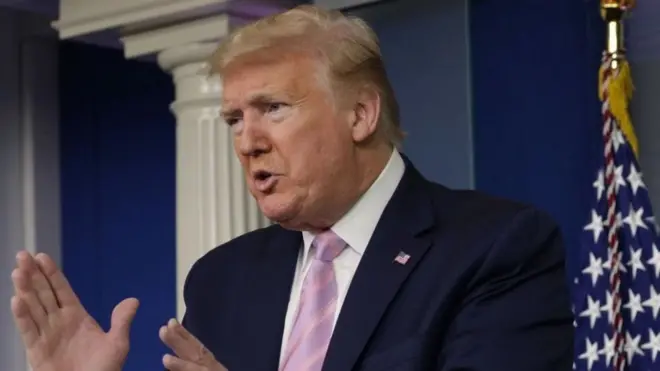 أكد ترامب على أنه لا يعاني من أية أعراض رغم ثبوت إصابة عدد من المسؤولين في البيت الأبيض