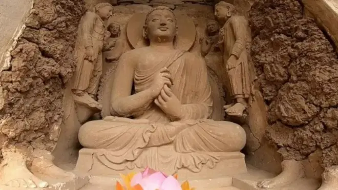 स्वप्नील बुद्ध
