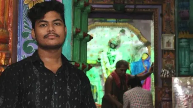 برس کے آفتاب حسین اکانومکس میں گریجوئیشن کر رہے ہیں۔ انھوں نے انڈیا کی سپریم کورٹ میں دائر دو نظر ثانی درخواستوں میں کہا تھا کہ بھگوان جگناتھ کے جلوس کی صدیوں پرانی روایت کو ختم نہیں کیا جانا چاہیے