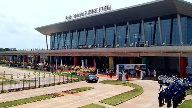 Au Togo, la ligue des consommateurs porte plainte contre la compagnie aérienne Asky et l'agence nationale de l'aviation civile.