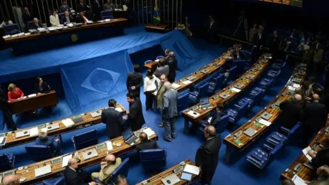 A PEC 241 prevê que os gastos do governo não poderão crescer acima da inflação