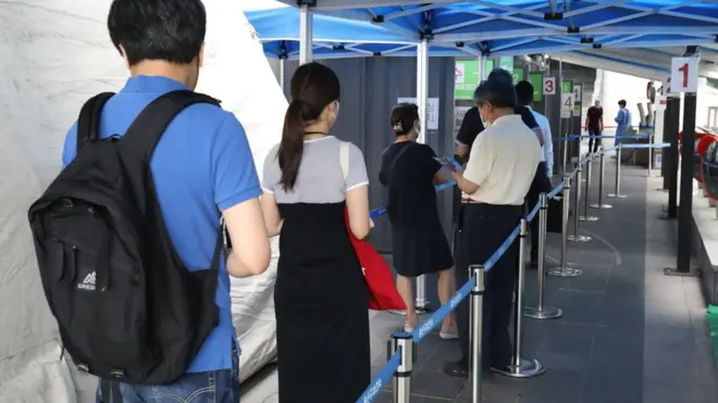 12일 신규 확진자 수는 3만7360명으로 62일 만에 최다이자 '더블링'을 이어갔다