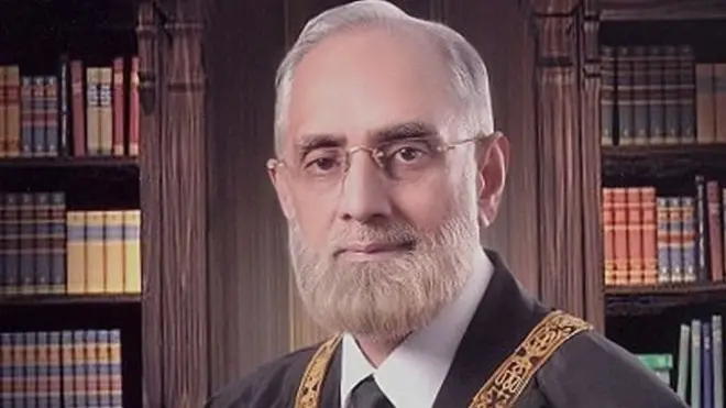 چیف جسٹس انور ظہیر جمالی کا کہنا تھا کہ عوام کی بہتری کے لیے خاموش ہیں ورنہ یہ سلسلہ پٹڑی سے اتر جائے گا