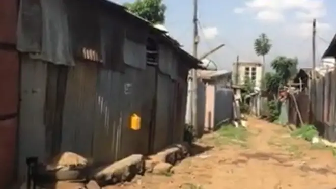 Mana Ganda Lidataa keessa jiru