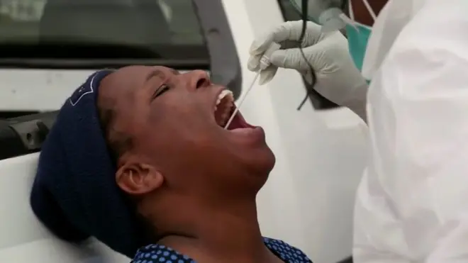 Тестирование на коронавирус в ЮАР.