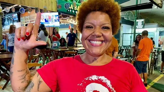 خرج الناس في شوارع البرازيل للاحتفال بفوز لولا دا سيلفا بالانتخابات الرئاسية في البرازيل.