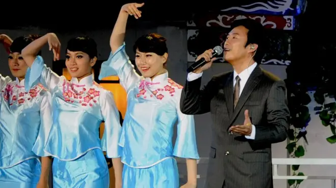 费玉清在福州参加央视举办的中秋晚会（资料照片）