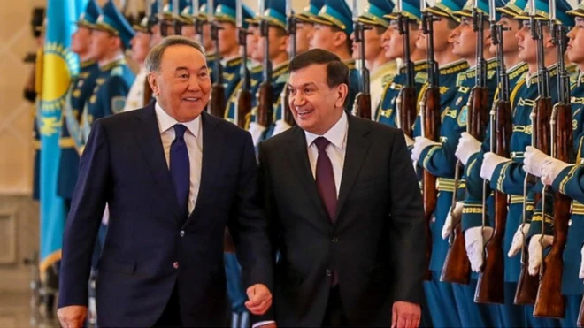 Nazarboyev Mirziyoyevni "intiqib kutganliklari"ni aytgan