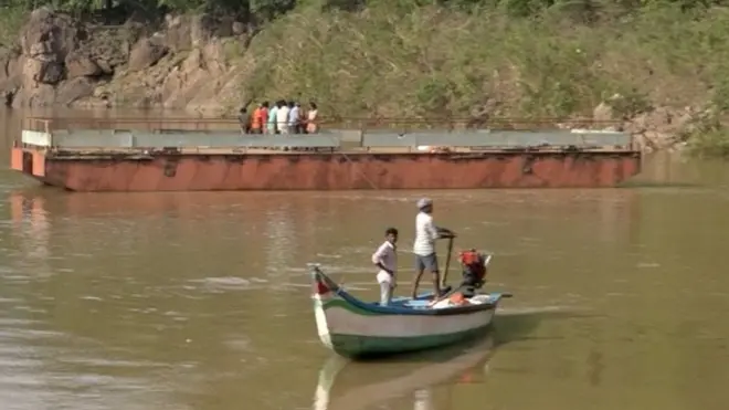 బోటు వెలికితీత పనులు