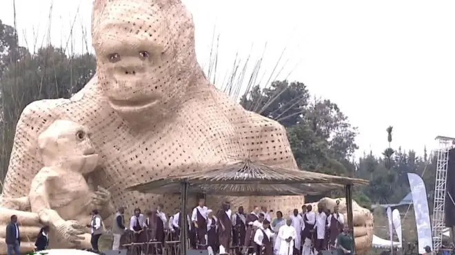 Abatumiwe kwita izina abana b'ingangi barangije uwo muhango