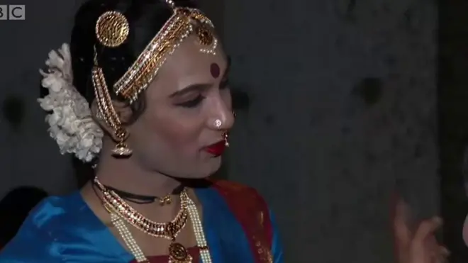 นักเต้นข้ามเพศ