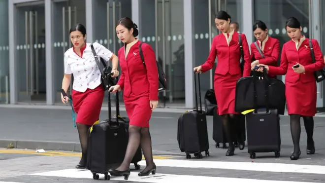 Nhân viên Cathay Pacific Airlines nói bị 'khủng bố trắng' sau khi lãnh đạo bị sa thải, theo Reuters.