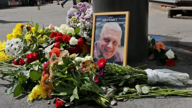 Президент Украины Петр Порошенко заявил, что в ближайшее время силовики должны отчитаться о ходе расследования убийства Павла Шеремета