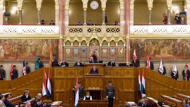 Baarlamaanka Hungary ayaa maanta cod u qaadaya qoondada qaxootiga ee dalkaasi