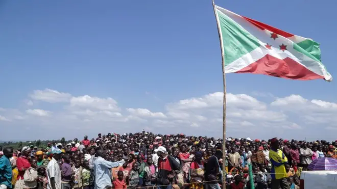 Uyu munsi hibukwa itariki 05/02/19991 ubwo Abarundi mu matora rusange bemeje amasezerano y'ubumwe bwabo