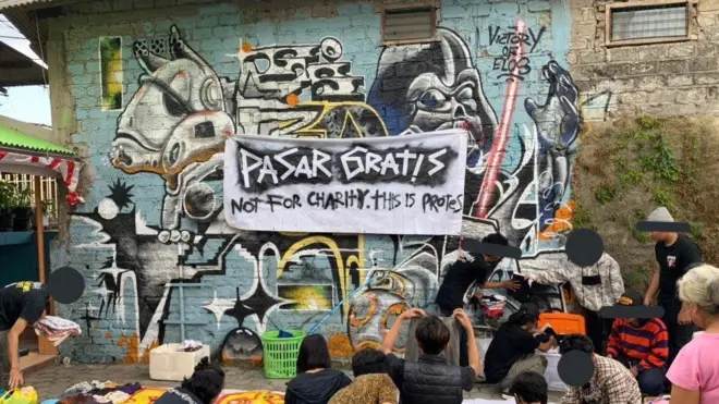 Aktivitas Pasar Gratis di Bandung, Jawa Barat.