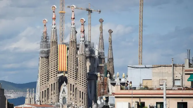 A Catalunha deve anunciar a independência nesta terça-feira