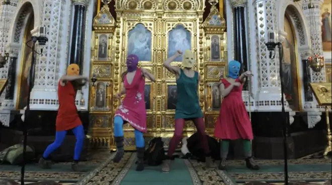 Pusi Rajot: Deset godina od „pank molitve“