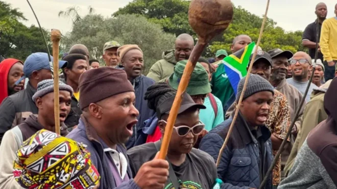 Awọn oluwọde ni South Africa mu oniruuru ọpọ lọwọ