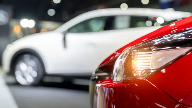 කාණ්ඩ තුනකින් වාහන වෙළෙඳපොළ යළි විවෘත කෙරේ