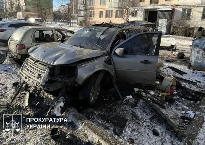 Залишки підірваного авто