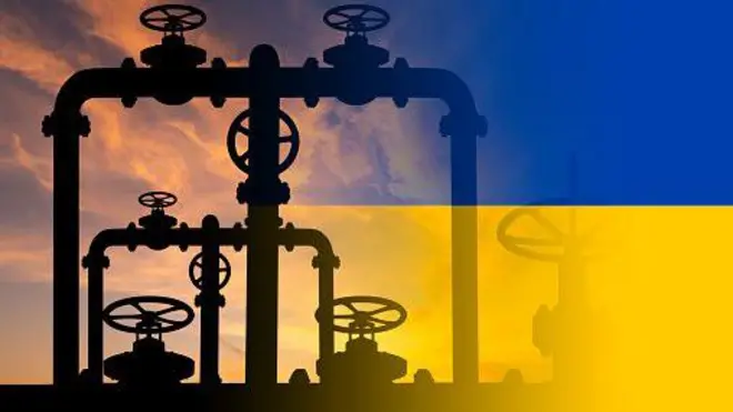 коллаж із газових труб і прапора України